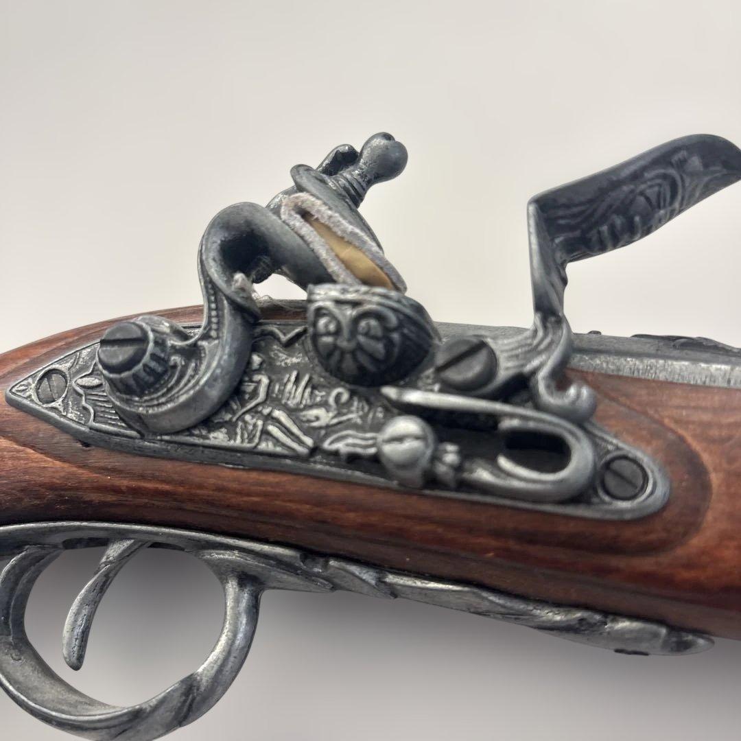 モデルガン 木製 金属製 精緻な彫刻