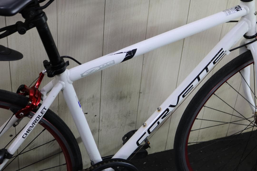 シボレーコルベット 700C シマノ6速 440mm クロスバイク 白