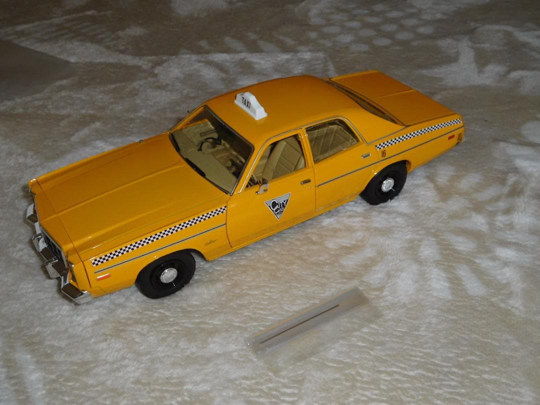 ミニカー ROCKY III DODGE MONACO 1/18 MOVIE TAXI