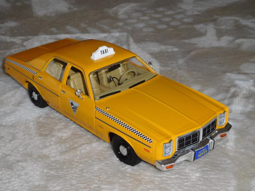 ミニカー ROCKY III DODGE MONACO 1/18 MOVIE TAXI