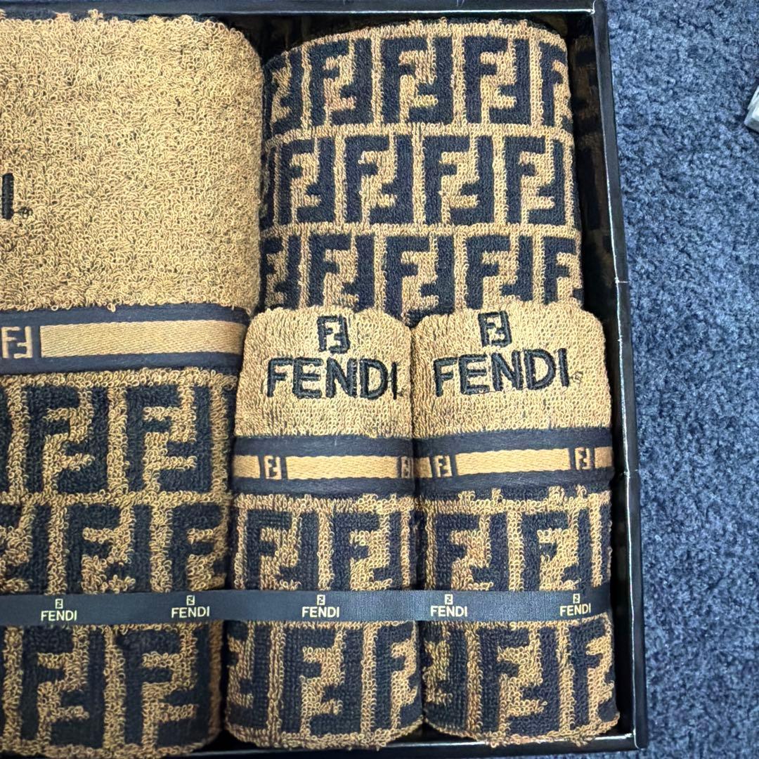 FENDI タオルセット 4点　フェンディ　タオル　バスタオル