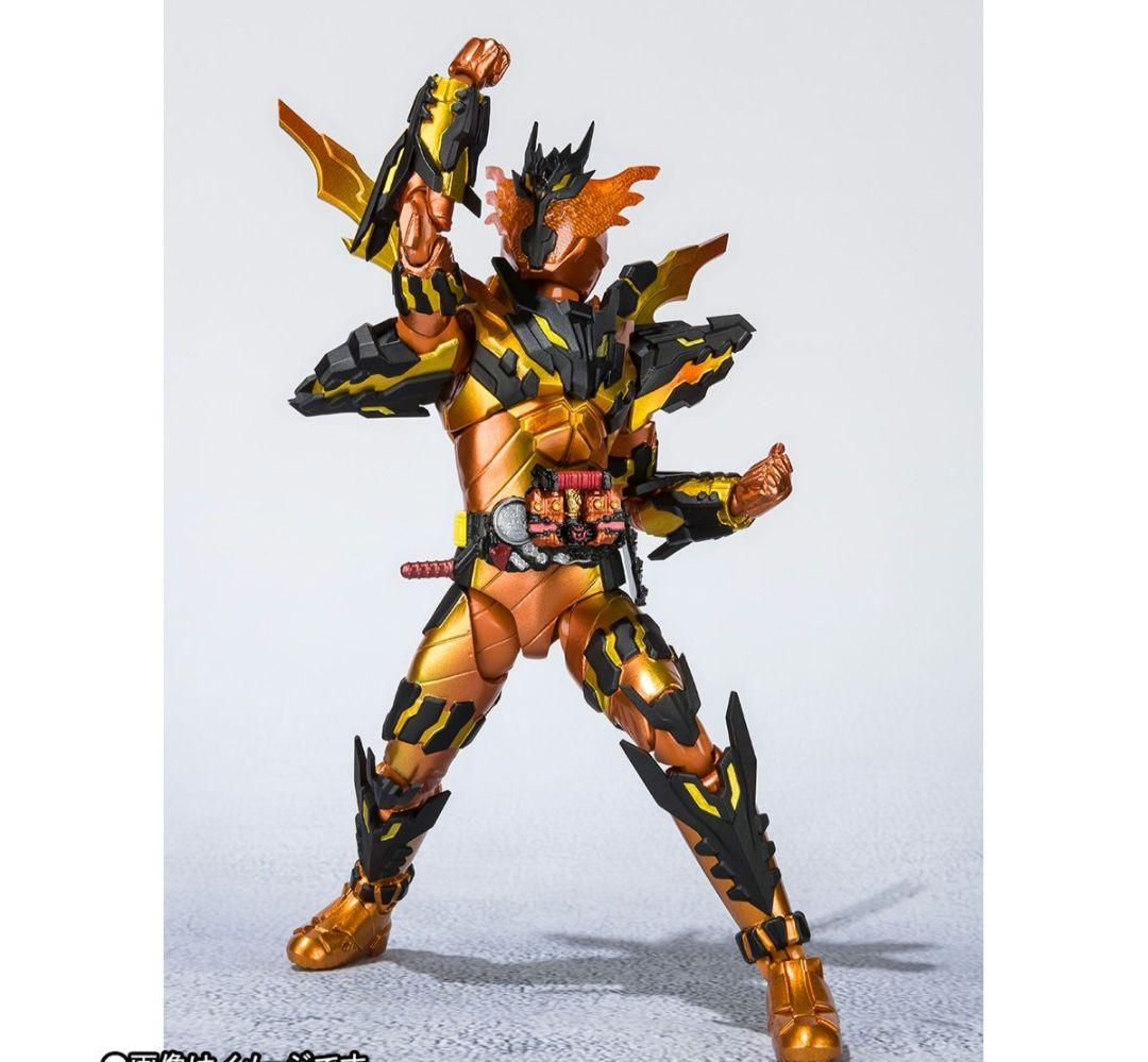 【美品】即完売 希少 SHフィギュアーツ 仮面ライダークローズ クローズマグマ