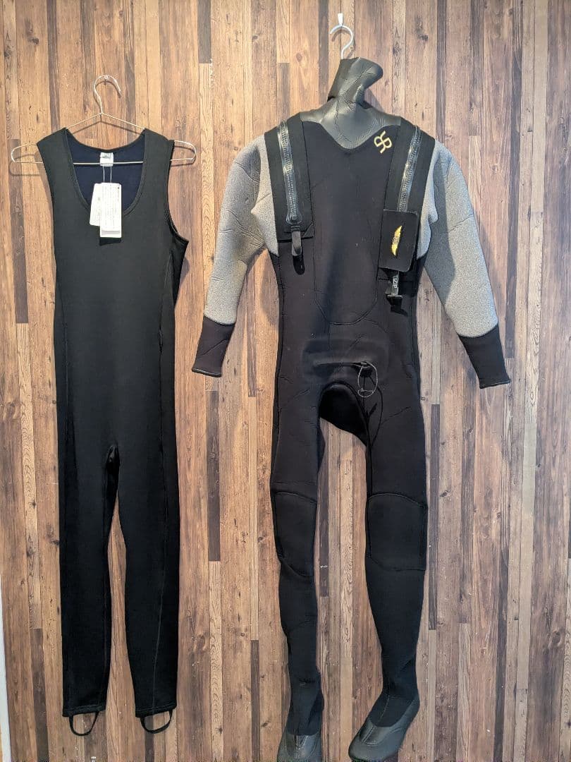 真冬対策✨RASHブーツ付きドライスーツ＆新品インナーセット　ML−Lサイズ程度