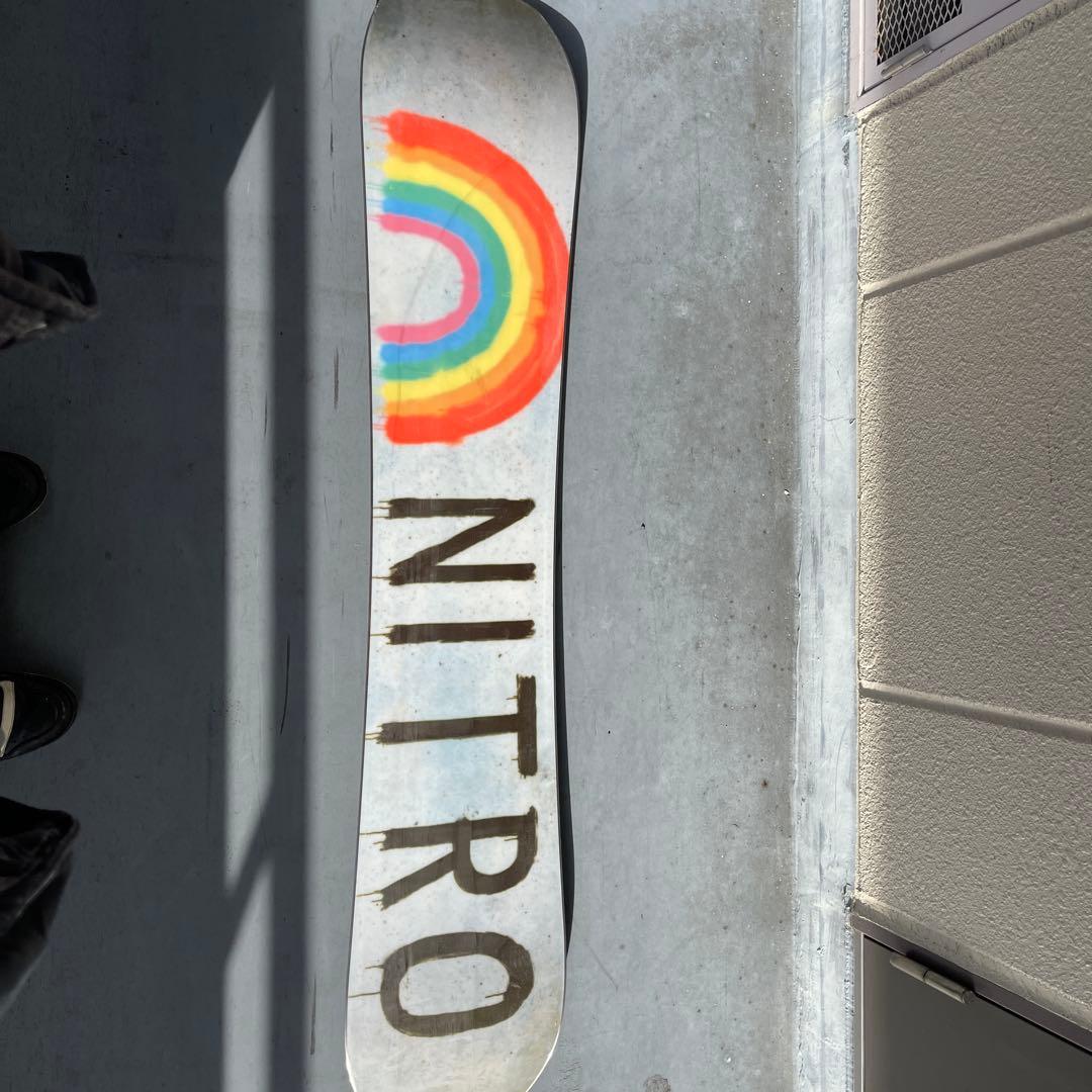 NITRO スノーボード 虹デザイン