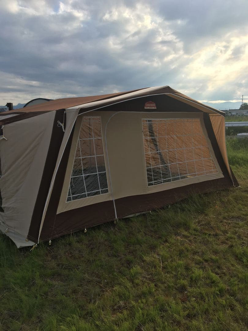 キャバノン　ナディア