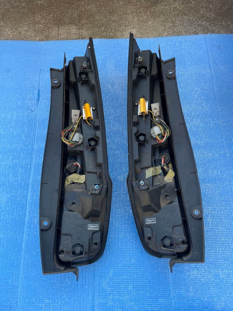 Valenti LEDテールランプ 80系ノア/ヴォクシー