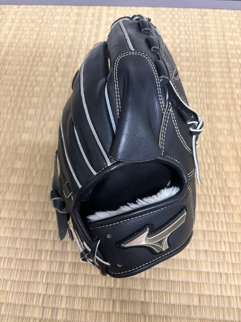ミズノグローバルエリート グローブ 右投げ投手用 黒