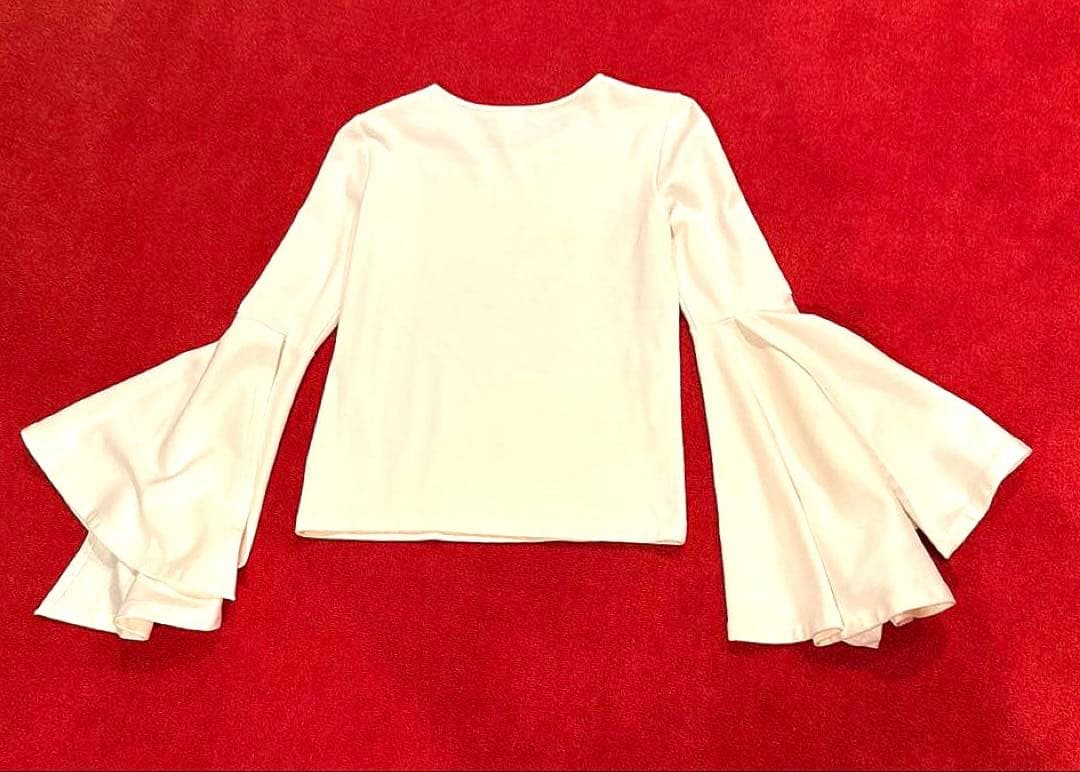 ELIN ホワイト フレアスリーブ トップス M