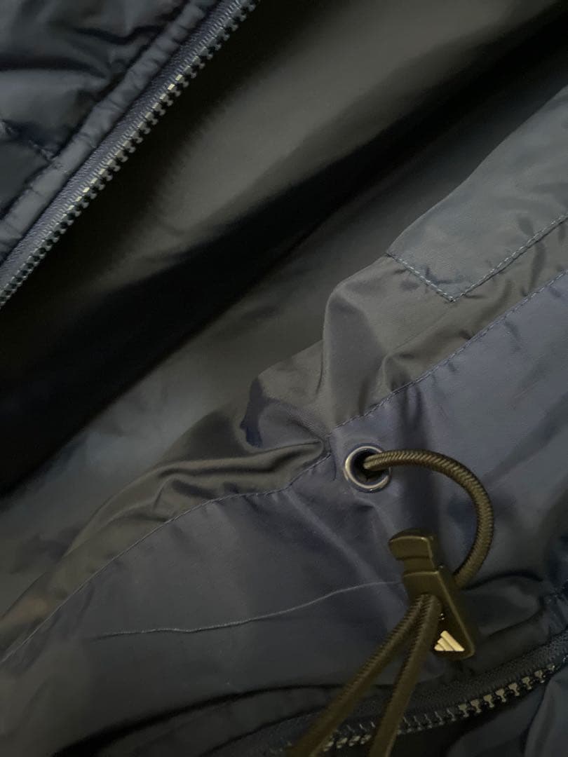 【クリーニング済】刺繍ロゴadidas ダウン・フェザーコート　Ｓサイズ