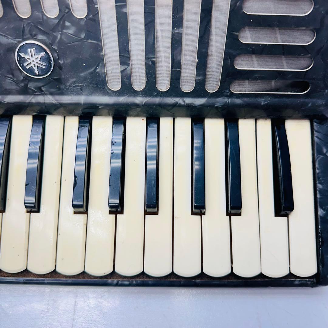 Yamaha アコーディオン BASS32