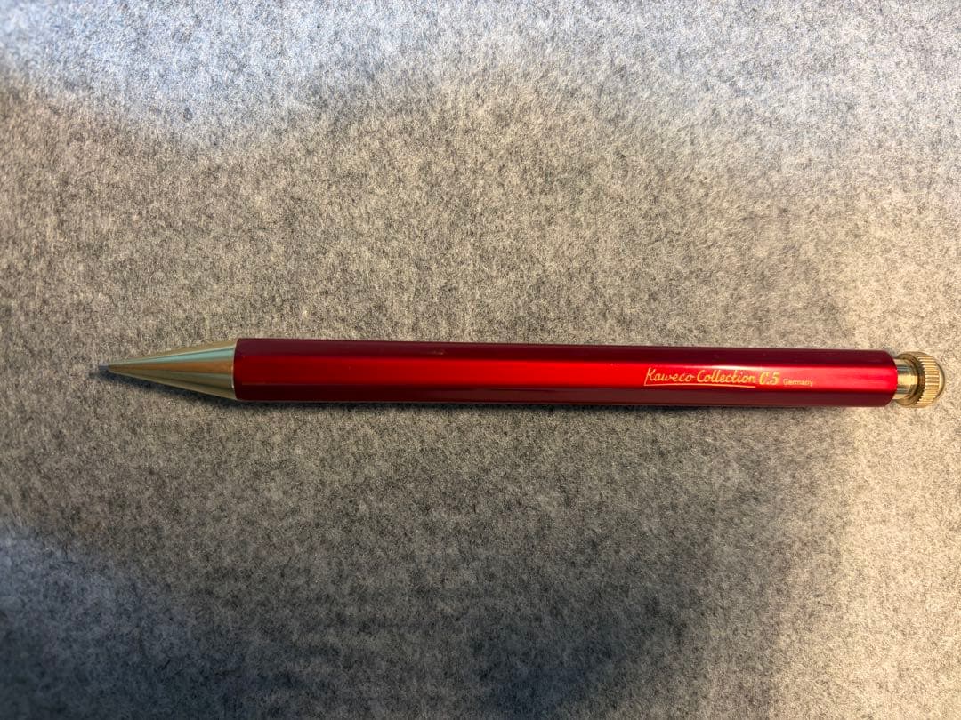 カヴェコレッド　美品　新品未使用に近い￼￼