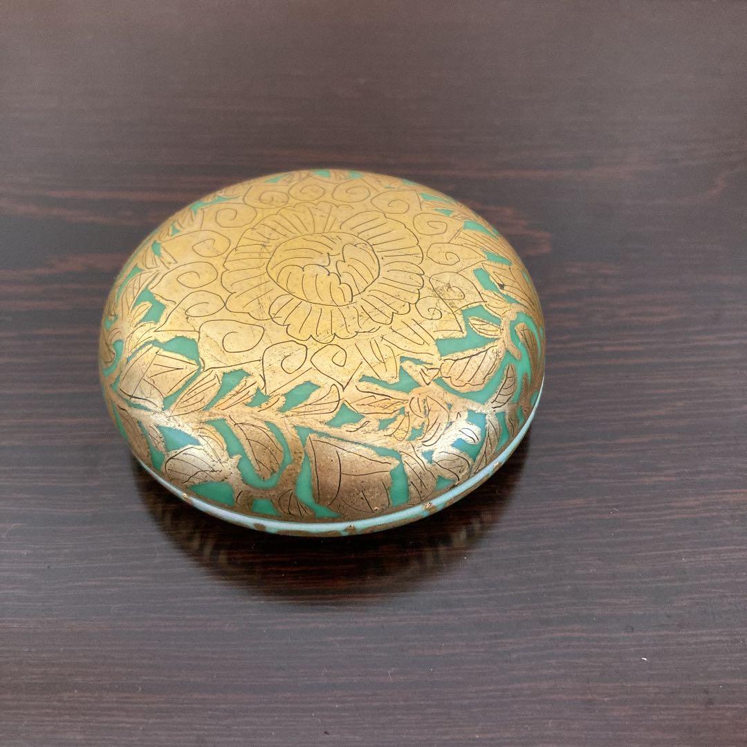 小野珀子　「金襴手香合」