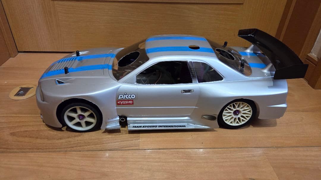 ラジコン エンジンカー 京商 V-ONE RRR 中古 エンジン始動確認済み