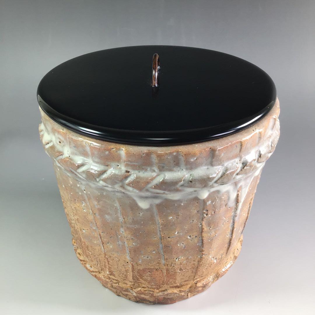 Ｒ６６　水指　『萩焼』『蓮光山　守繁栄徹造』『樽形水指』　共箱　茶道具