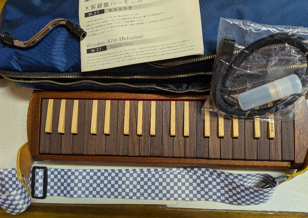 新品 スズキ木製 鍵盤ハーモニカ W-37