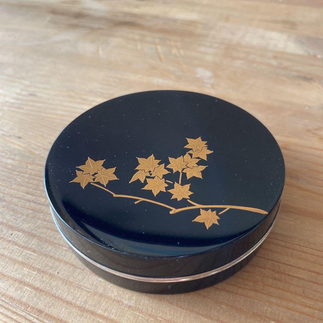 茶道具　加賀塗師　泉斎造　青楓に鮎蒔絵銀ブチ香合(共箱) ○