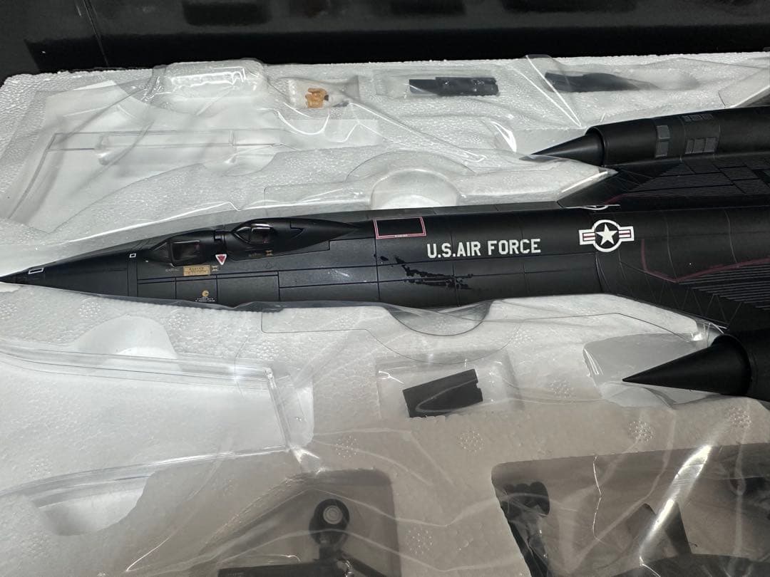 センチュリーウィングス 1/72 SR-71 ブラックバード 米空軍