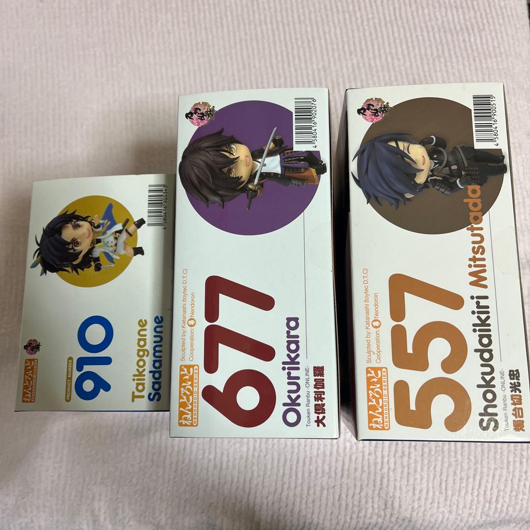 刀剣乱舞　ねんどろいど　大倶利伽羅　燭台切光忠　太鼓鐘貞宗　引っかけ　鶴丸国永