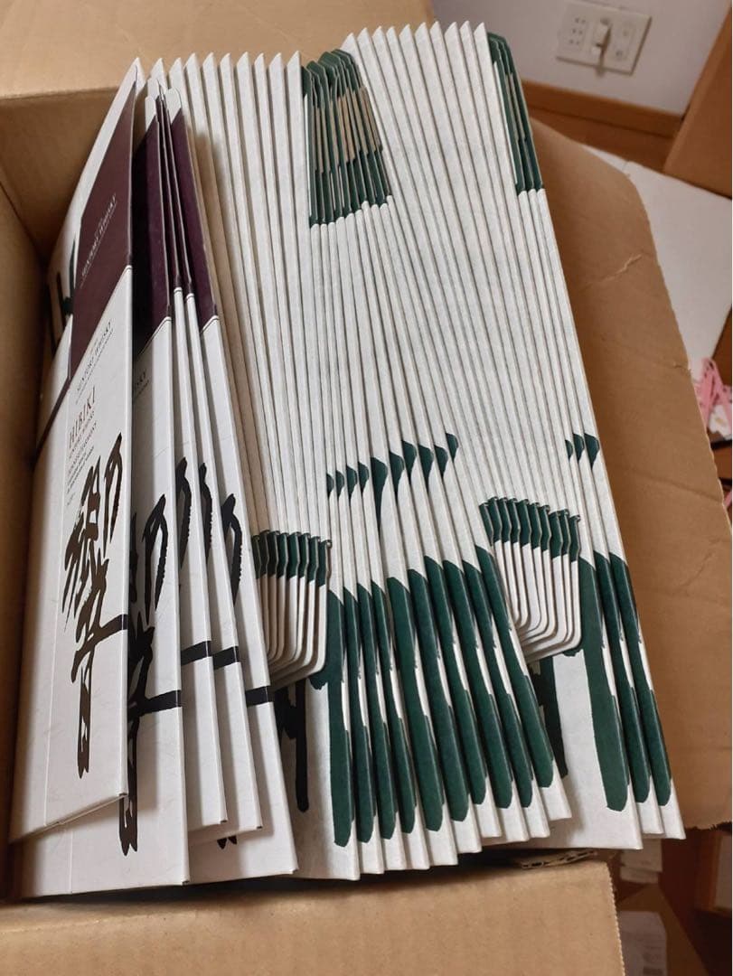 スズキ、空箱のみ、白州33枚、山崎6枚、山崎12年5枚 響19枚、余市1枚