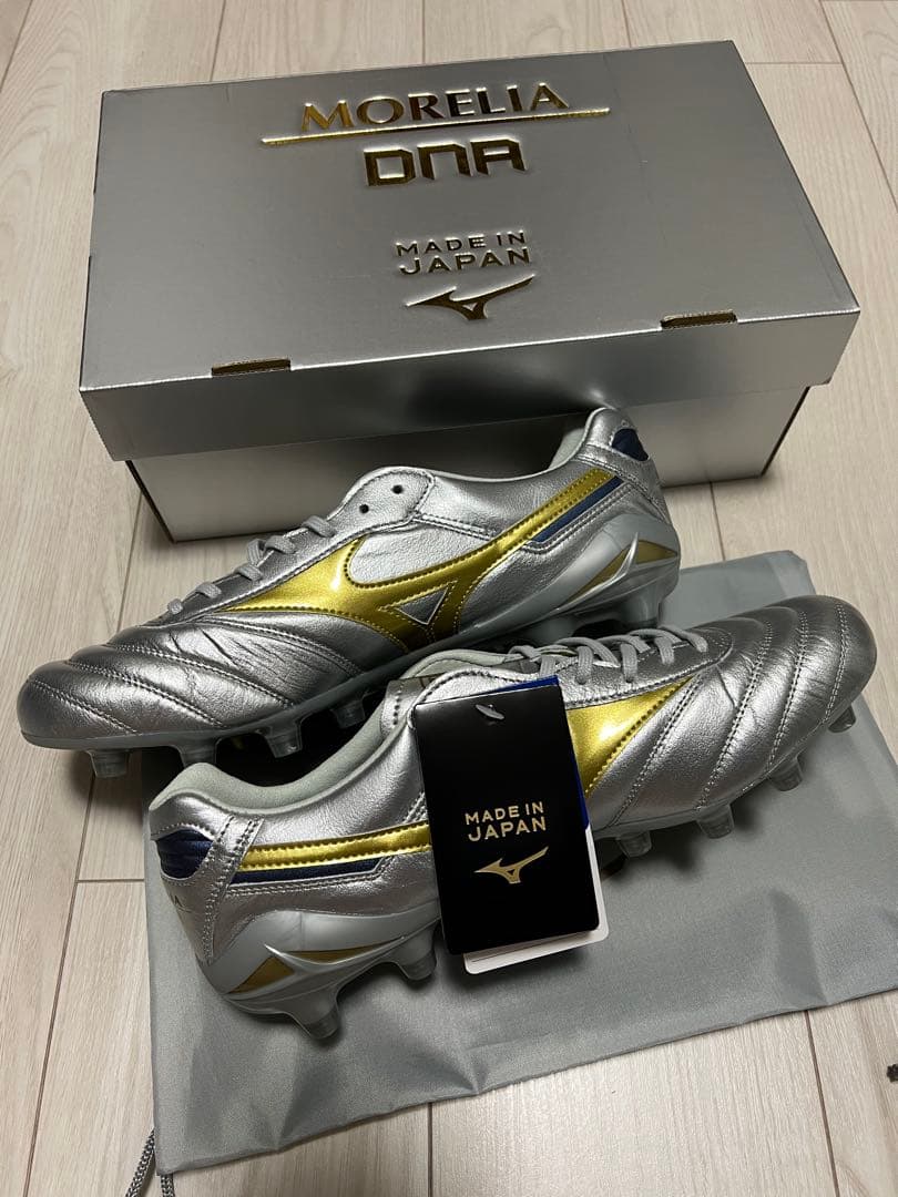 新品、Mizuno Morelia DNA シルバー/ゴールド 日本製　26.5