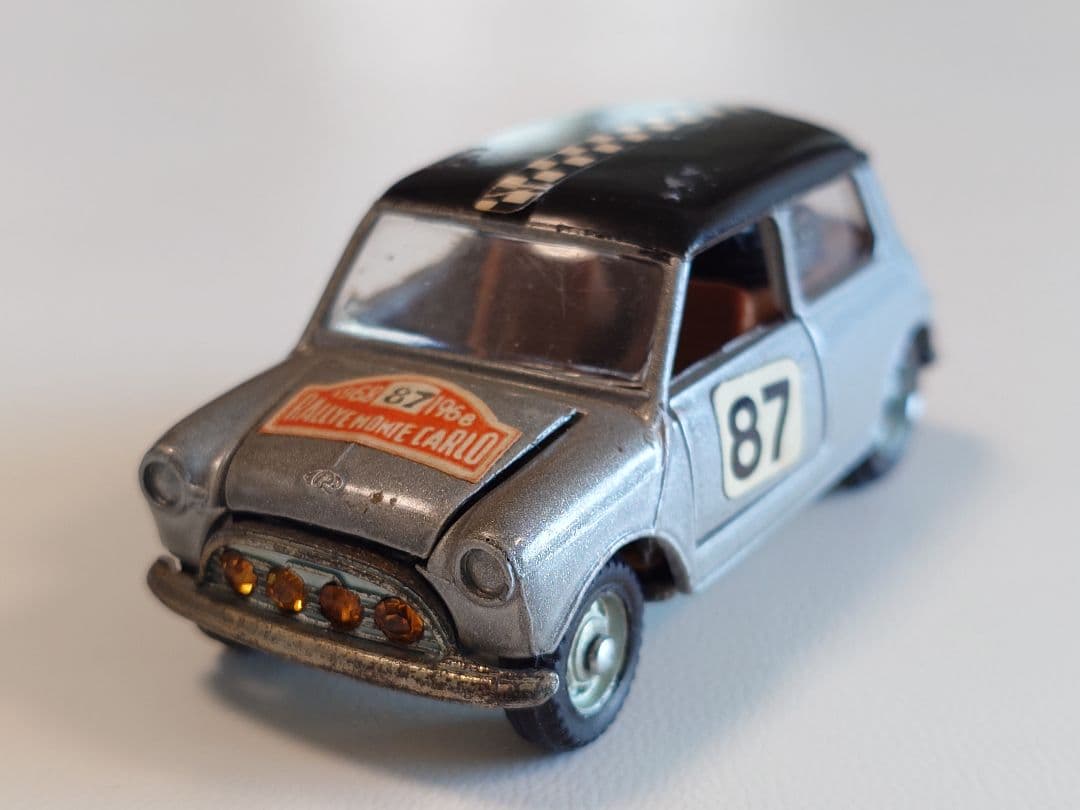 ミニカー MEBETOYS A-61 MINI MINOR INNOCENTI MONTE