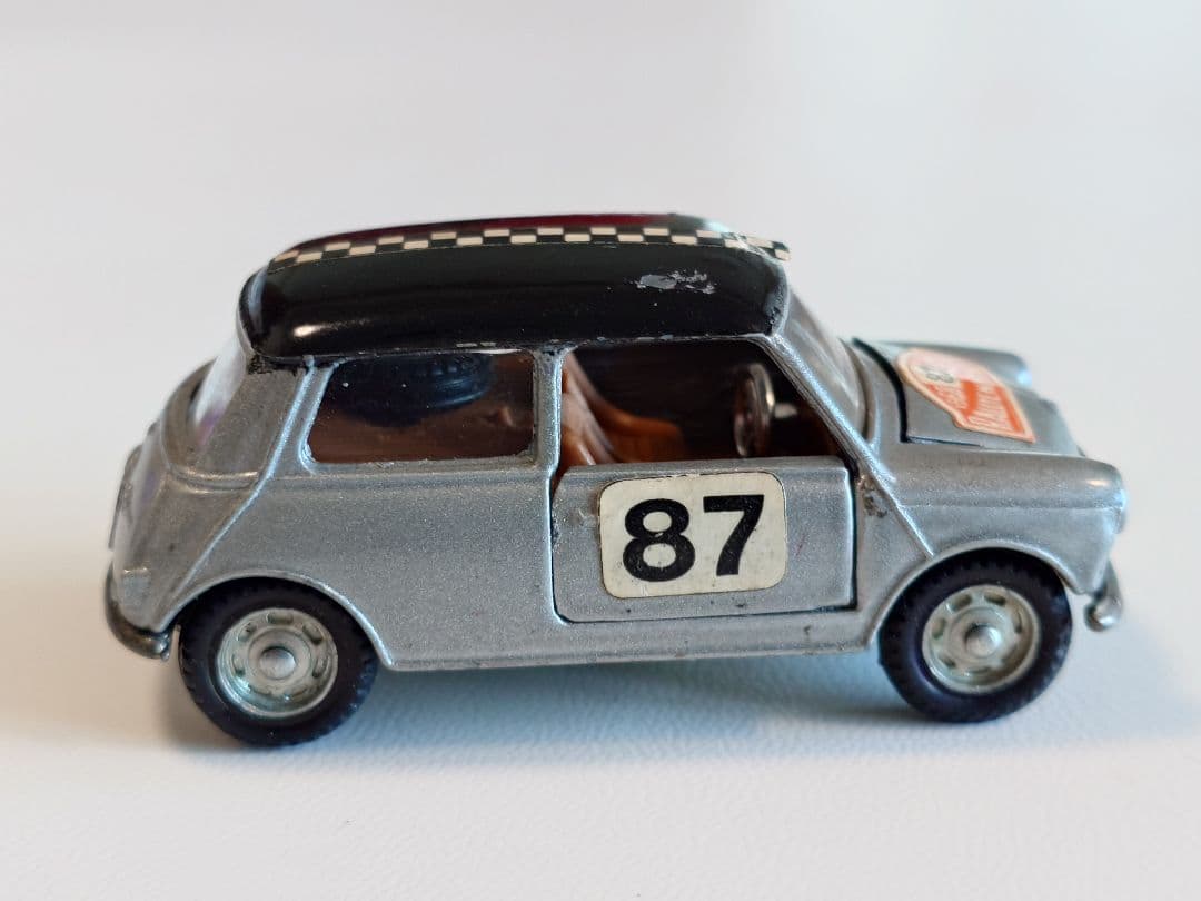 ミニカー MEBETOYS A-61 MINI MINOR INNOCENTI MONTE