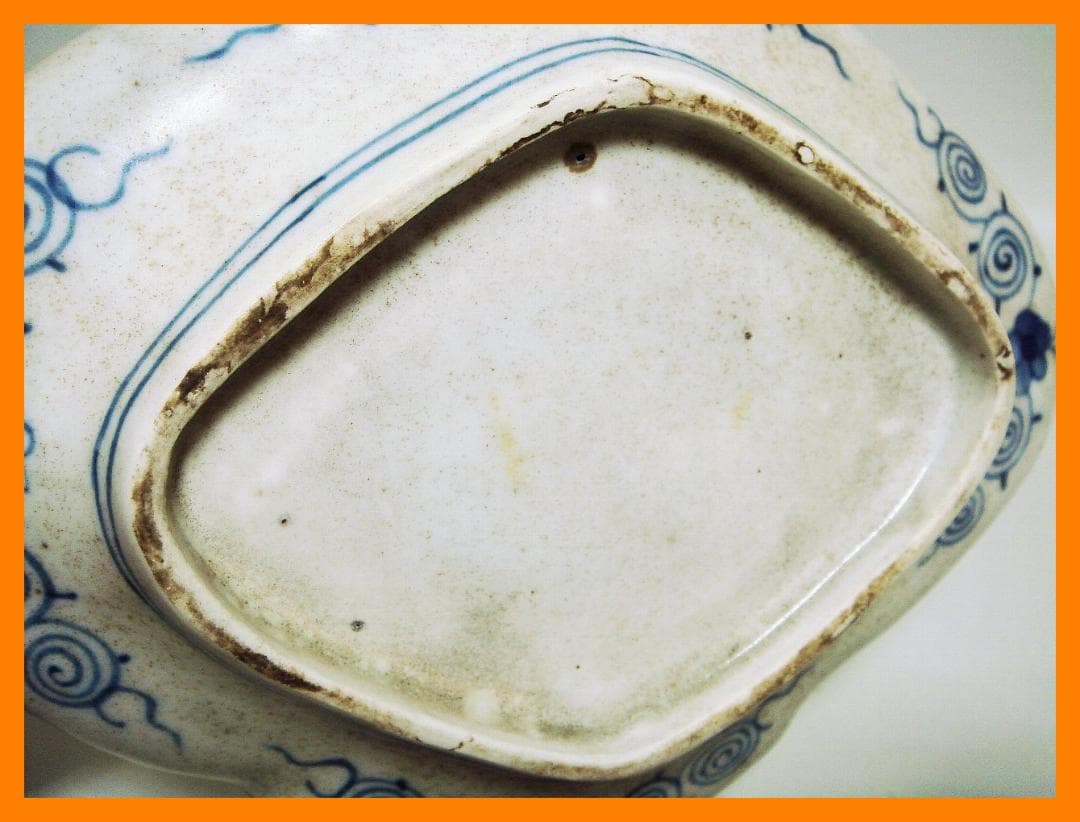 144『染付 波兎 変形皿』　/骨董品 古美術 古玩 アンティーク