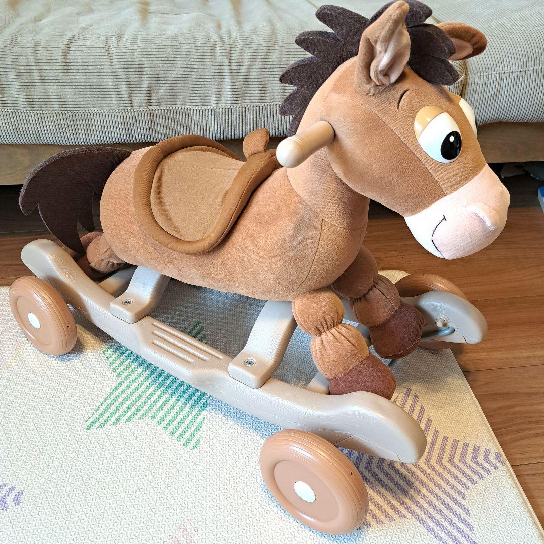 トイ・ストーリー　ブルズアイ　ロッキングホース　ぬいぐるみ 馬 乗用おもちゃ