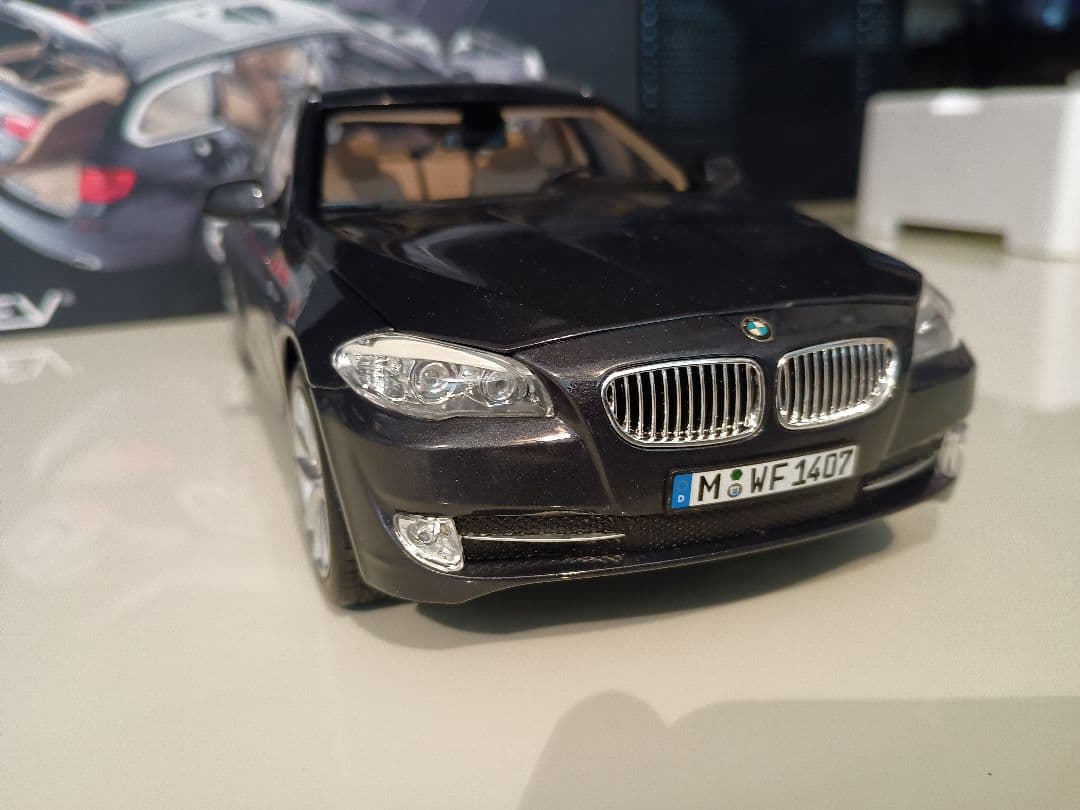 ノレブ NOREV  550i ツーリング 5シリーズ 2010 1/18