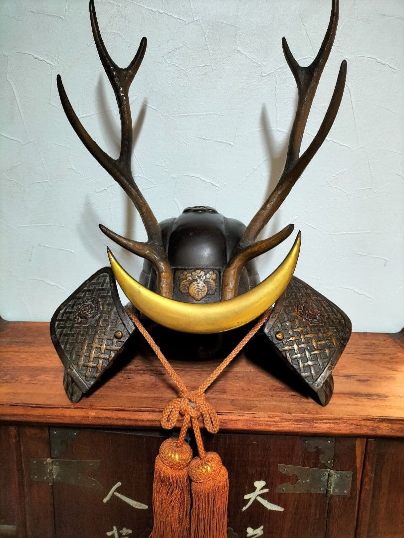 戦国武将 山中鹿之助 鹿角半月兜 5.8kg
