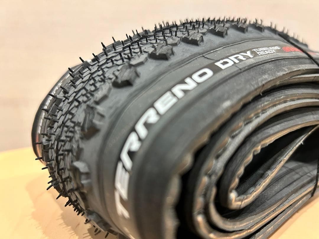 【新品・未使用品】TERRENO DRY 700×38c 2本セット