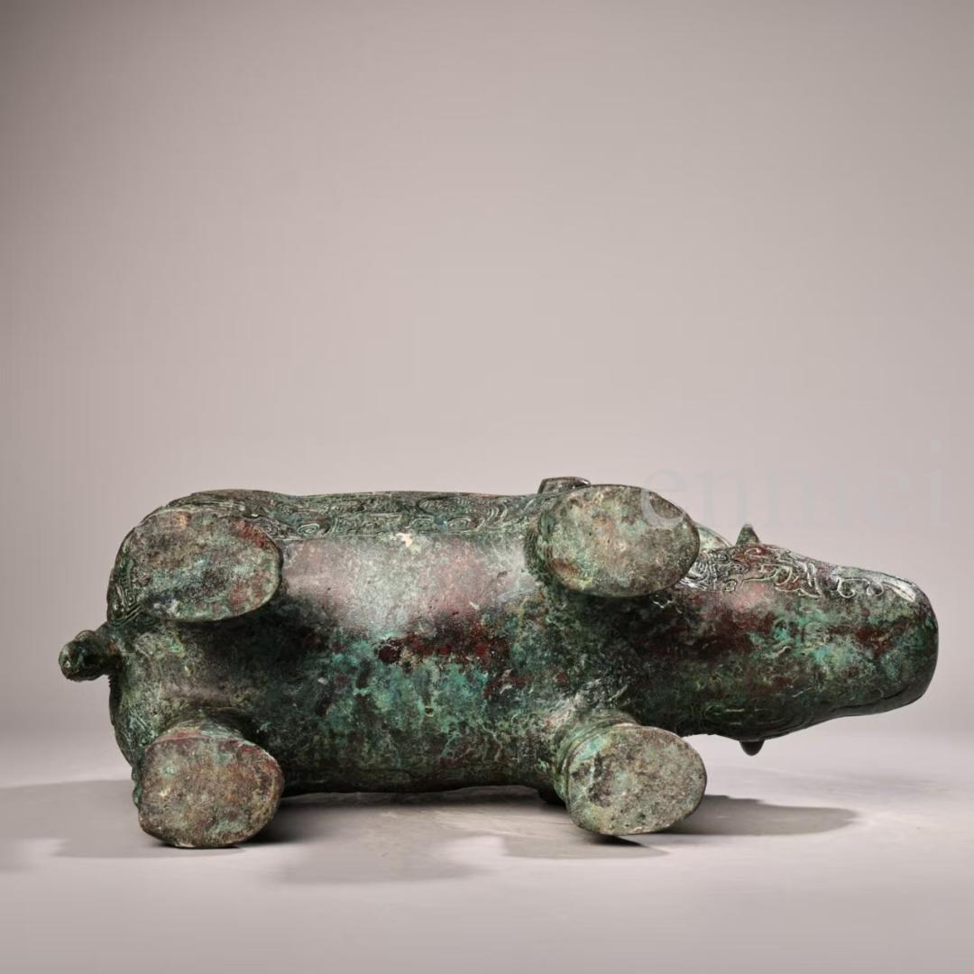 中国古美術・珍品旧藏・青銅器 牛尊 彫刻銘文入・高浮彫錾刻・純銅・置物・風水開運