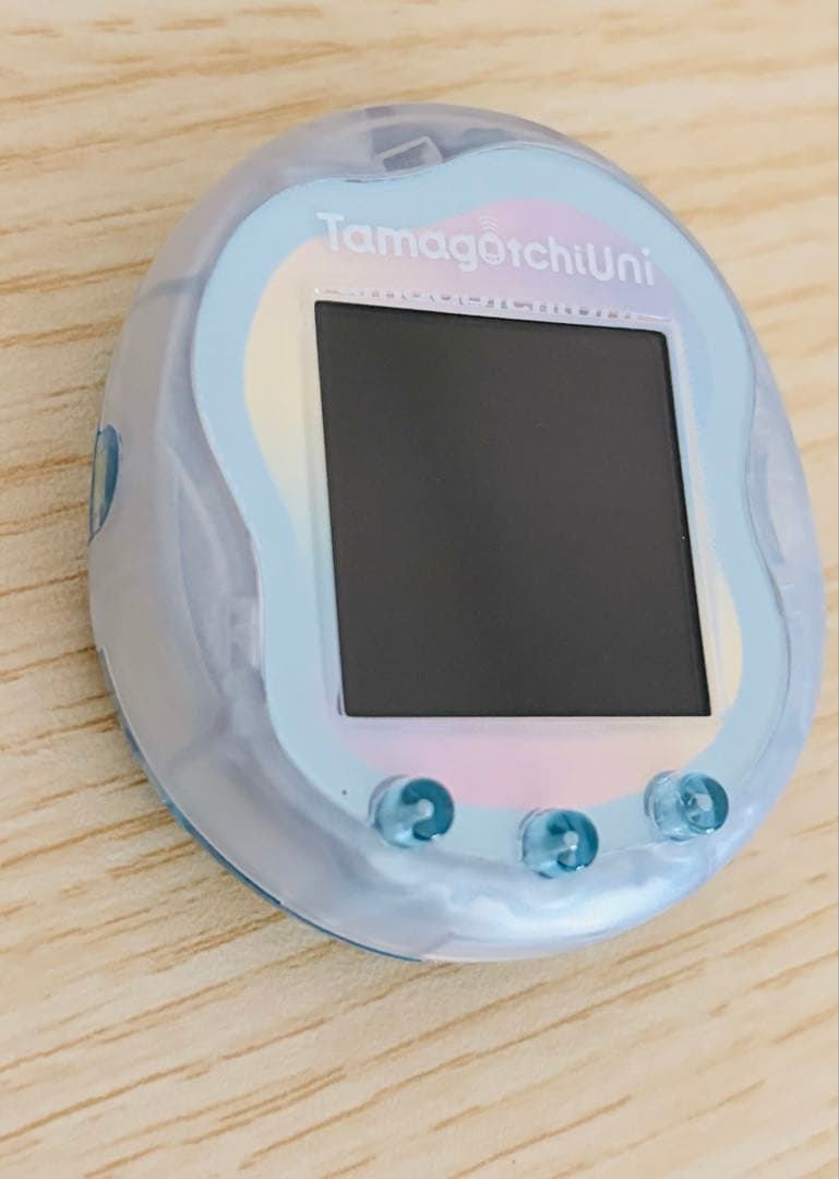 パ*パ様 Tamagotchi Uni Prism White