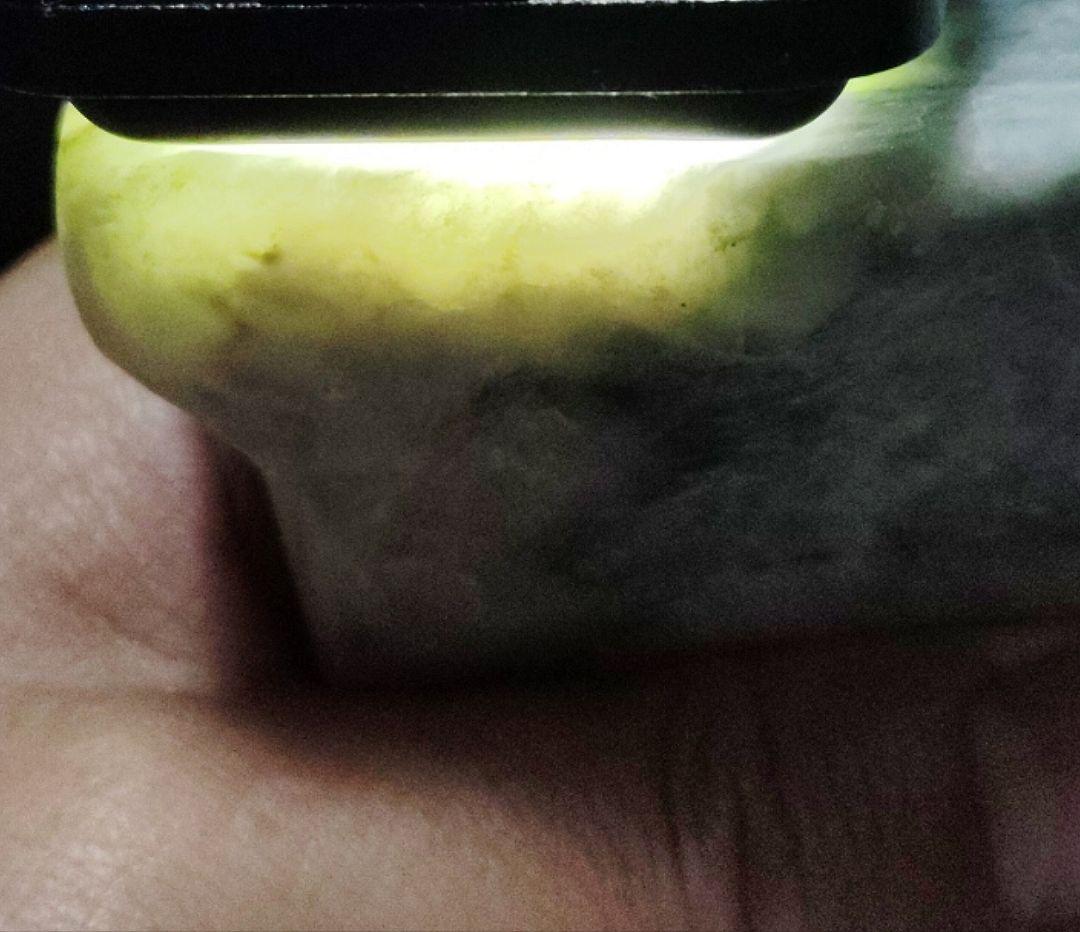 ★翡翠原石★糸魚川硬玉【姫川・磨き594ｇ】