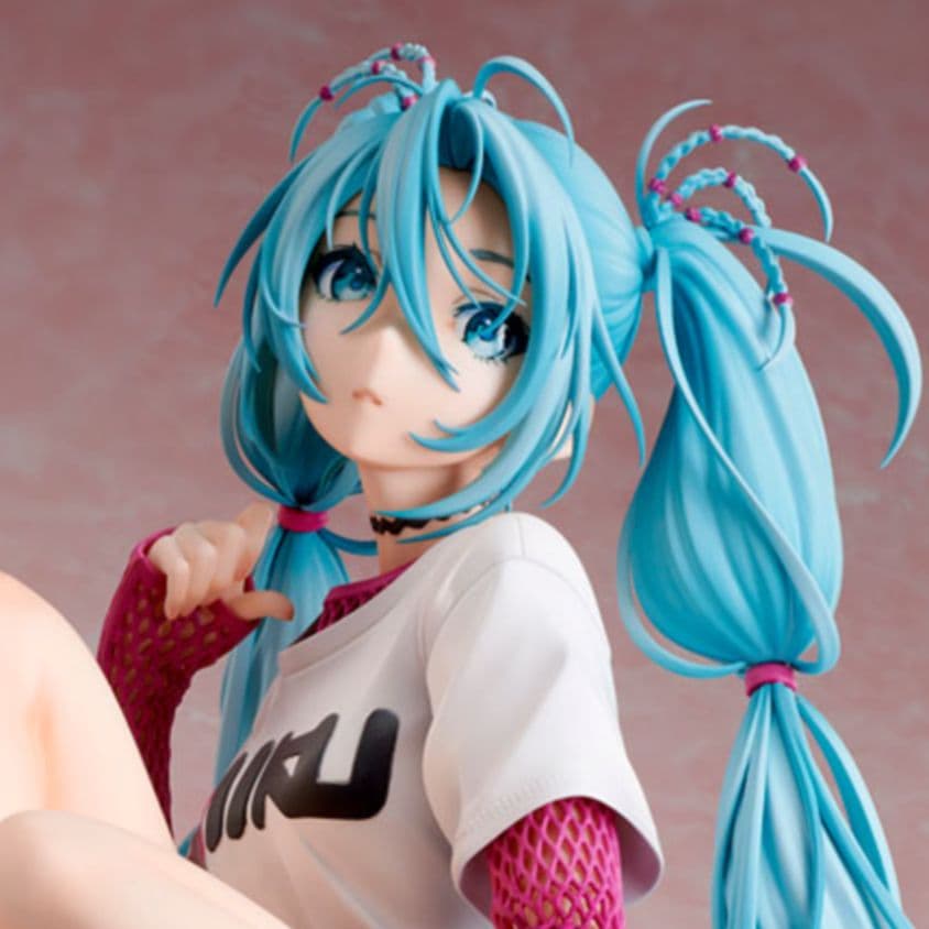 初音ミク×米山舞 The Latest Street Style ’Cute’