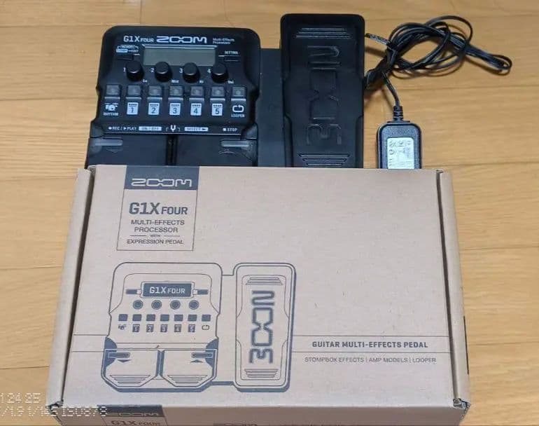 中古★ZOOM G1X FOUR マルチエフェクター【箱付き！】