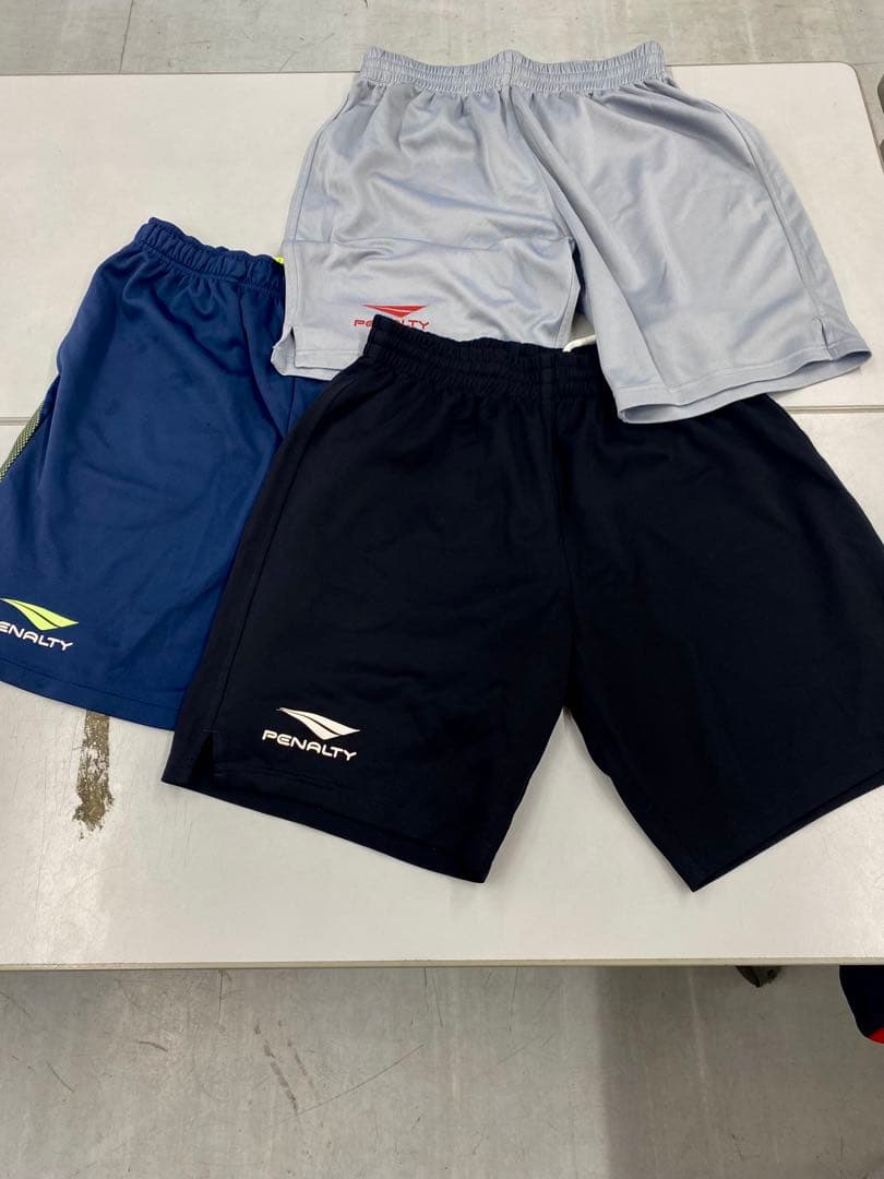 日本大学サッカー部　選手支給品、着用品、超貴重品　PENALTY製　サイズＬ