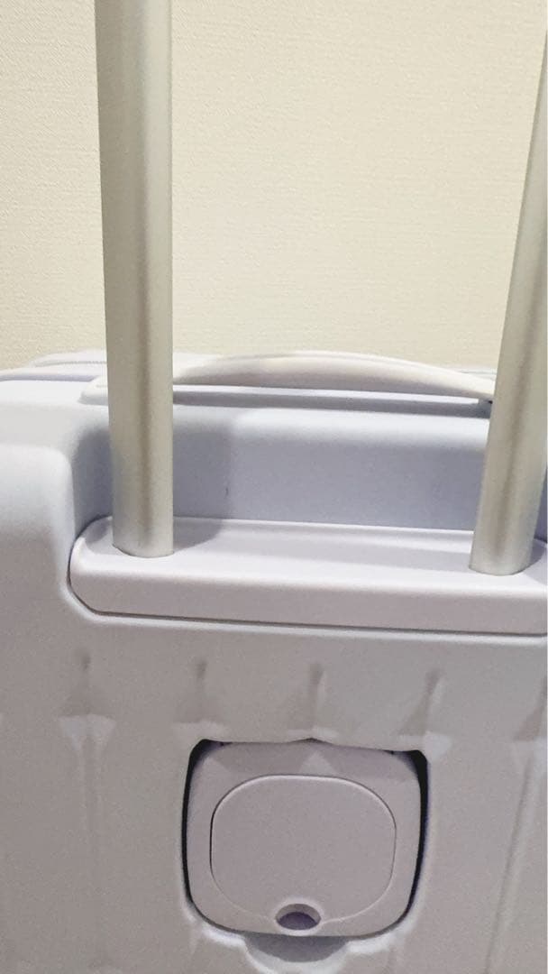 スーツケース　パステルラベンダー色