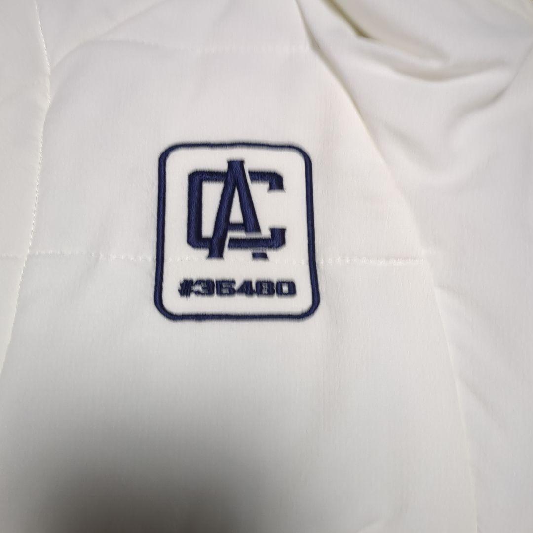 オークリー フード付き中綿入り 袖着脱可能 ホワイト XL未使用品！