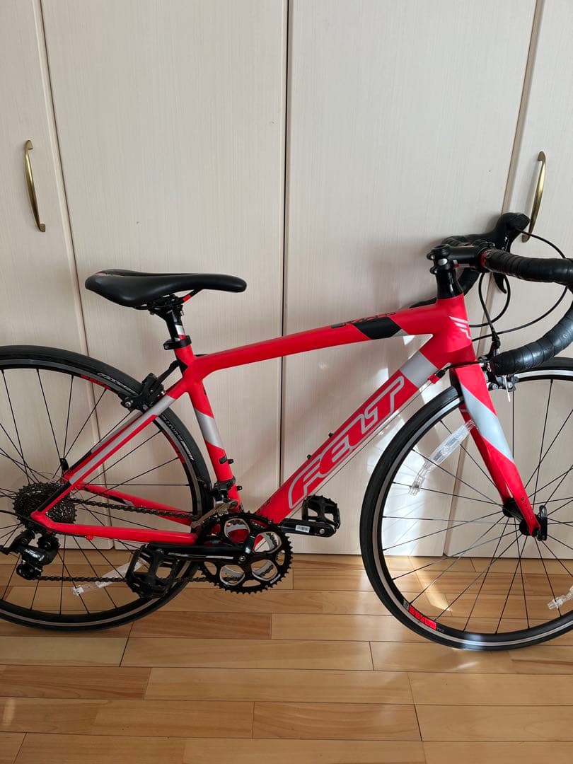 極美品 小柄な人 女性にも FELT ロードバイク Sサイズ