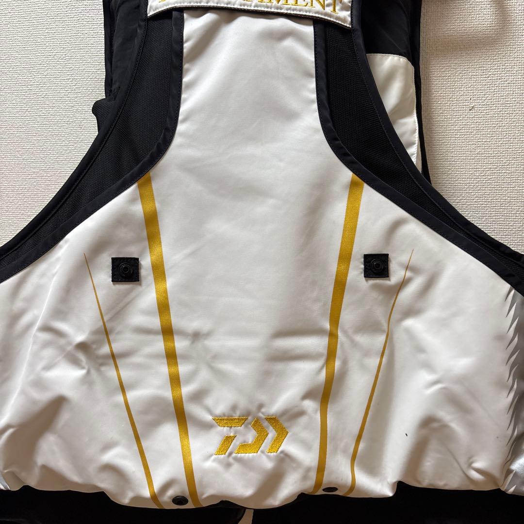 ダイワ トーナメント ライフジャケット