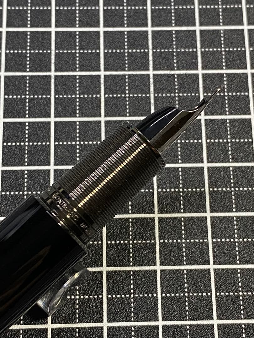 MONTBLANC M マーク・ニューソン 字幅F