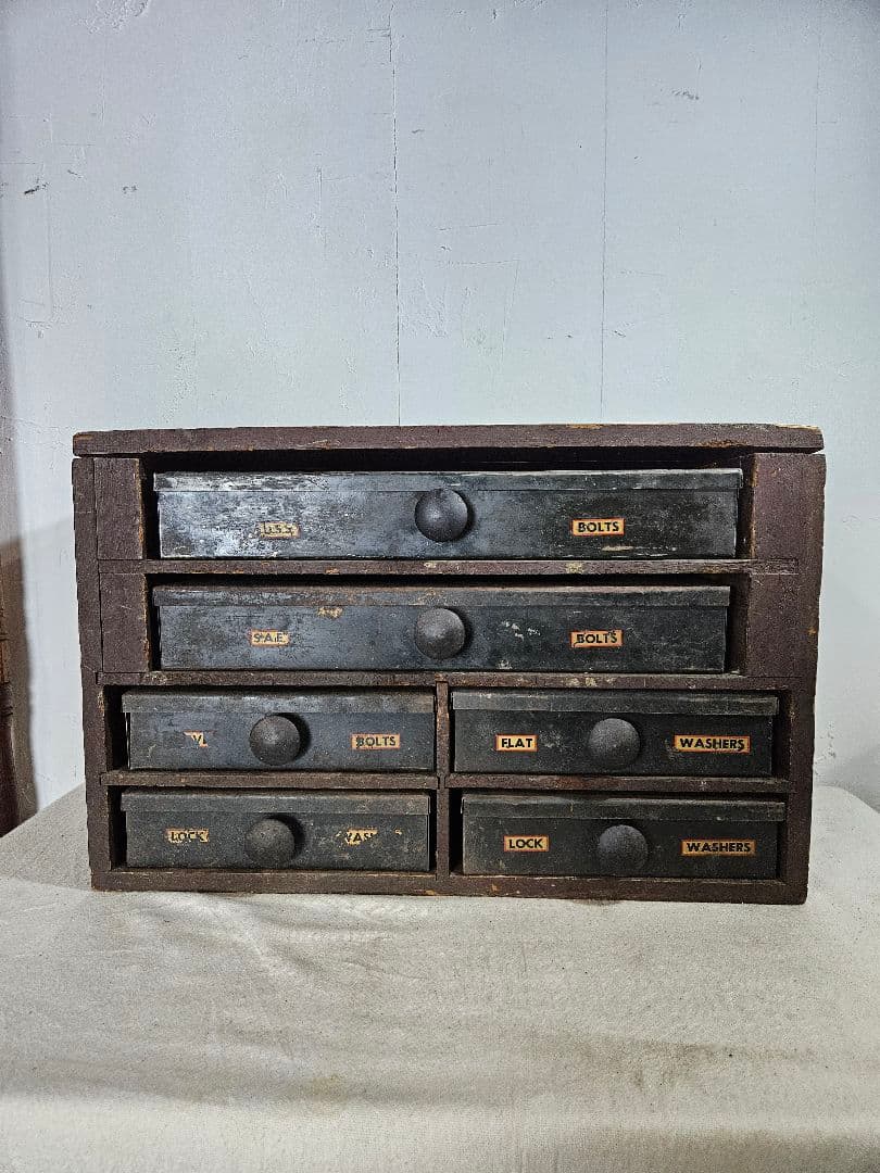 USヴィンテージ 古いパーツキャビネット インダストリアル インテリア 小引出し