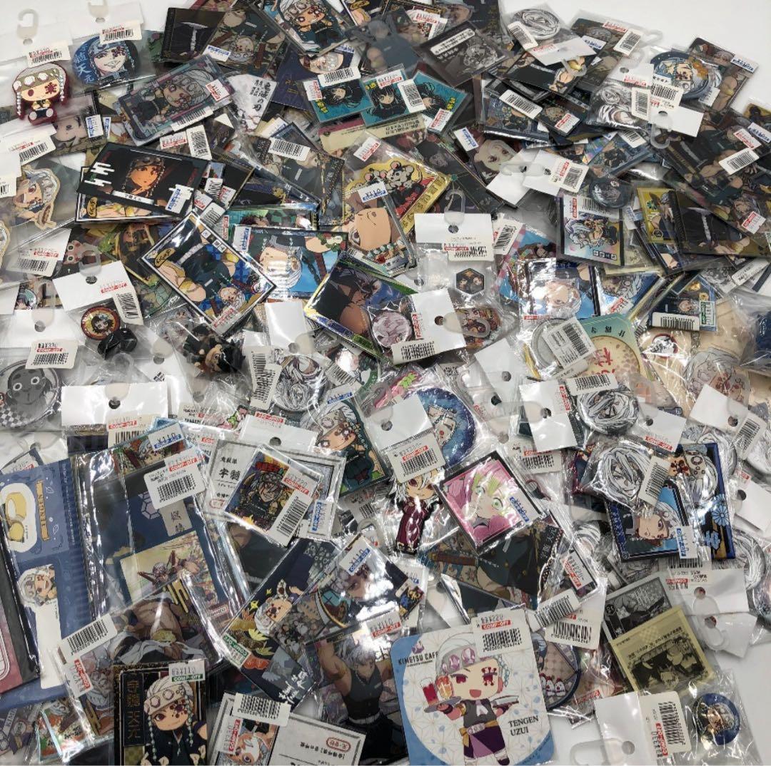 鬼滅の刃 宇髄天元　時透無一郎　炭治郎他 　大量　缶バッジ カード　まとめ売り