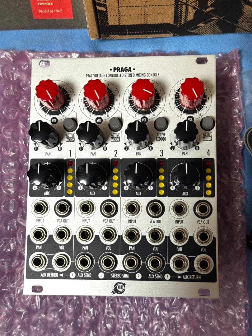 XAOC DEVICES PRAGA モジュラーシンセ