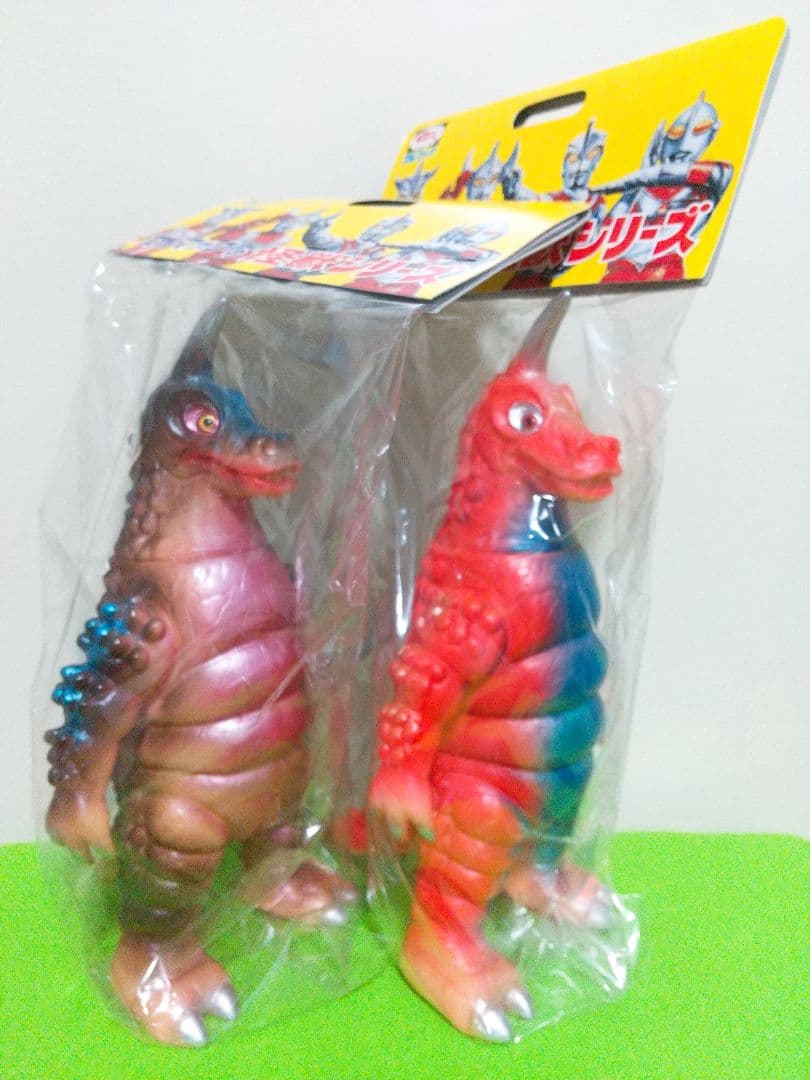 ブルマァク 《ブラックギラス＆レッドギラス》 ２体セット