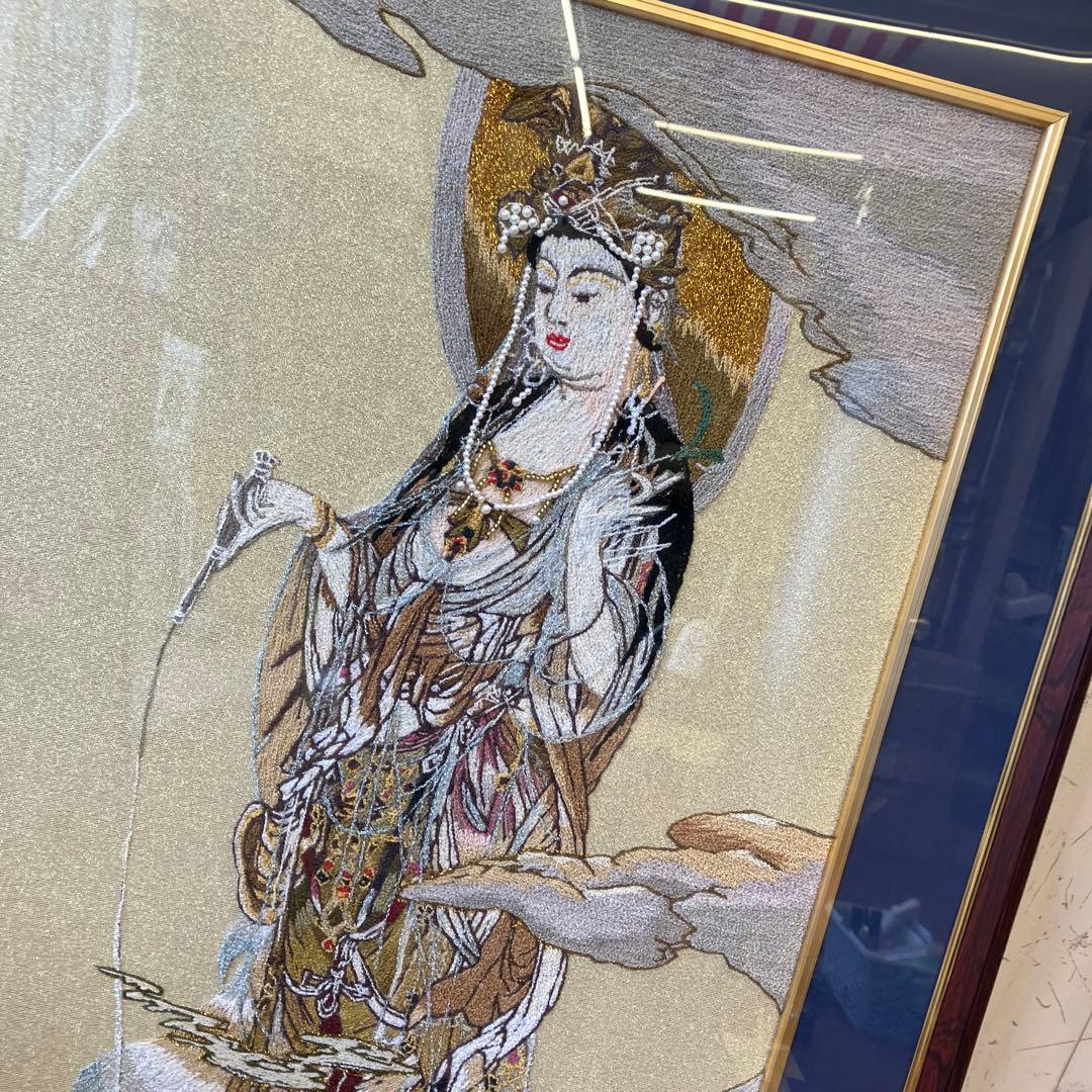 昭和レトロ 慈母観音図 着色絹本 仏画 仏教美術　 悲母観音 刺繍画 刺繍アート