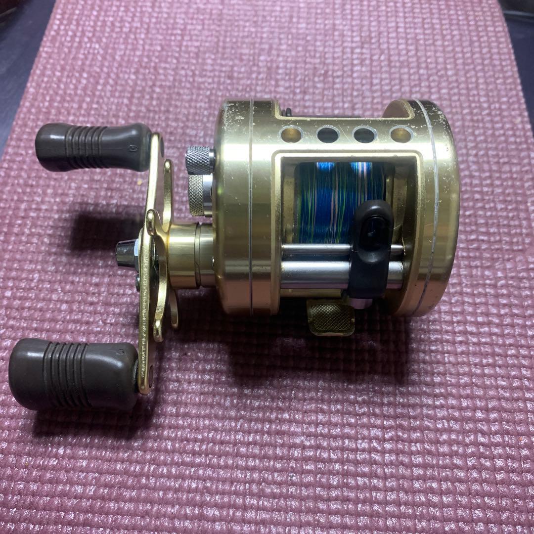 SHIMANO CALCUTTA 200XT 右巻き ベイトリール カルカッタ