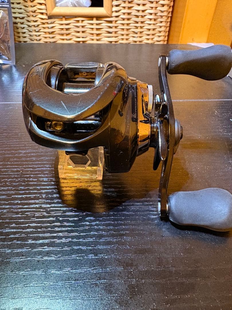 シマノ　左巻き　23アンタレスDCMD XG中古品　ワンオーナー