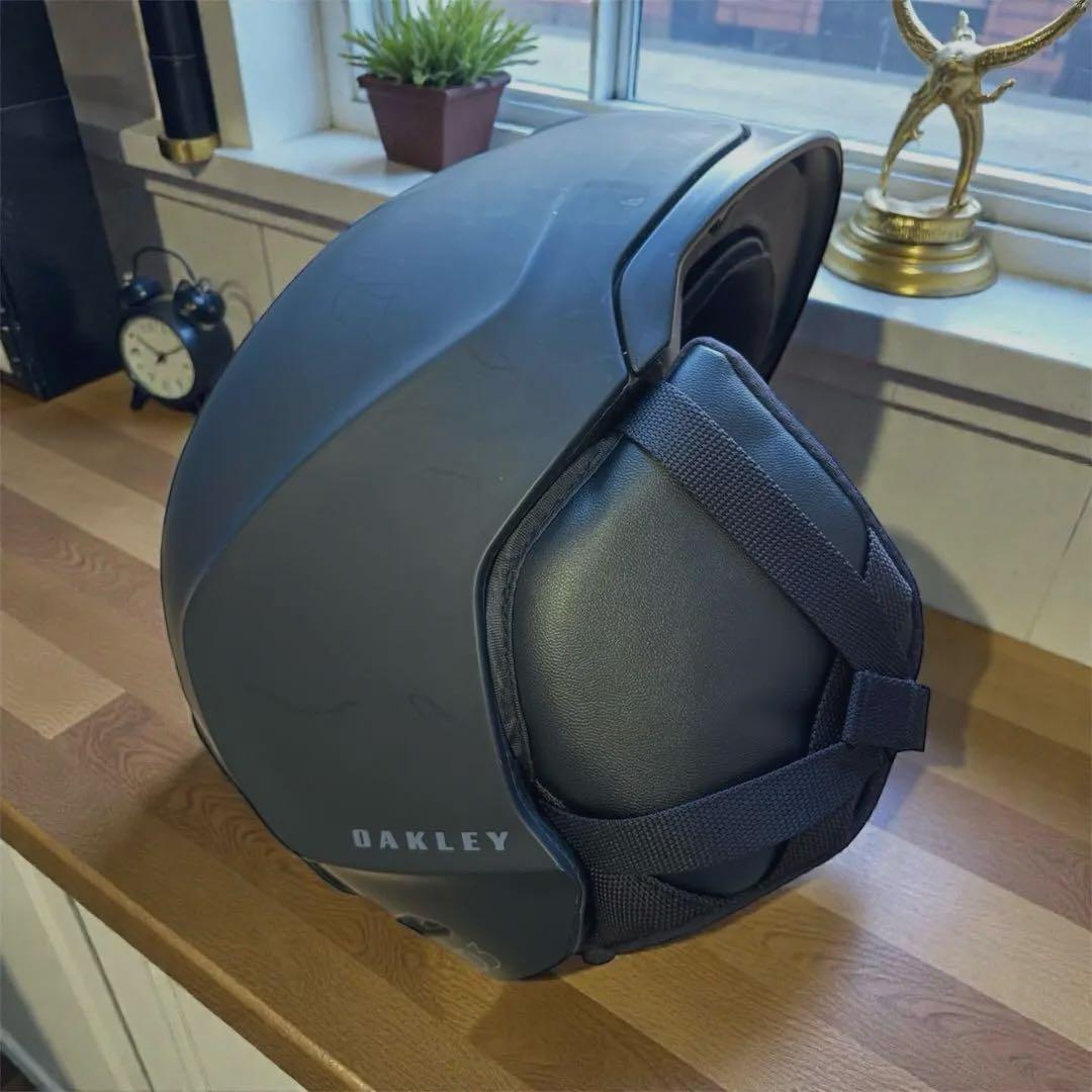 Oakley スキースノーボード　ヘルメット MOD3 MDサイズ